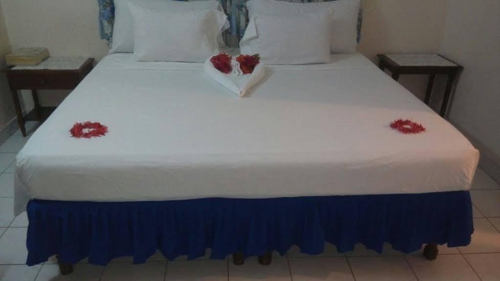 Palm Bay Guest House & Restaurant Montego Bay Eksteriør bilde