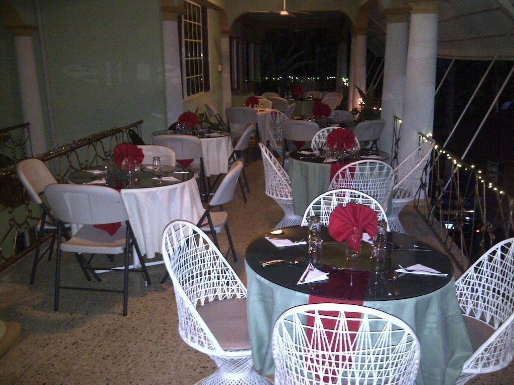 Palm Bay Guest House & Restaurant Montego Bay Eksteriør bilde