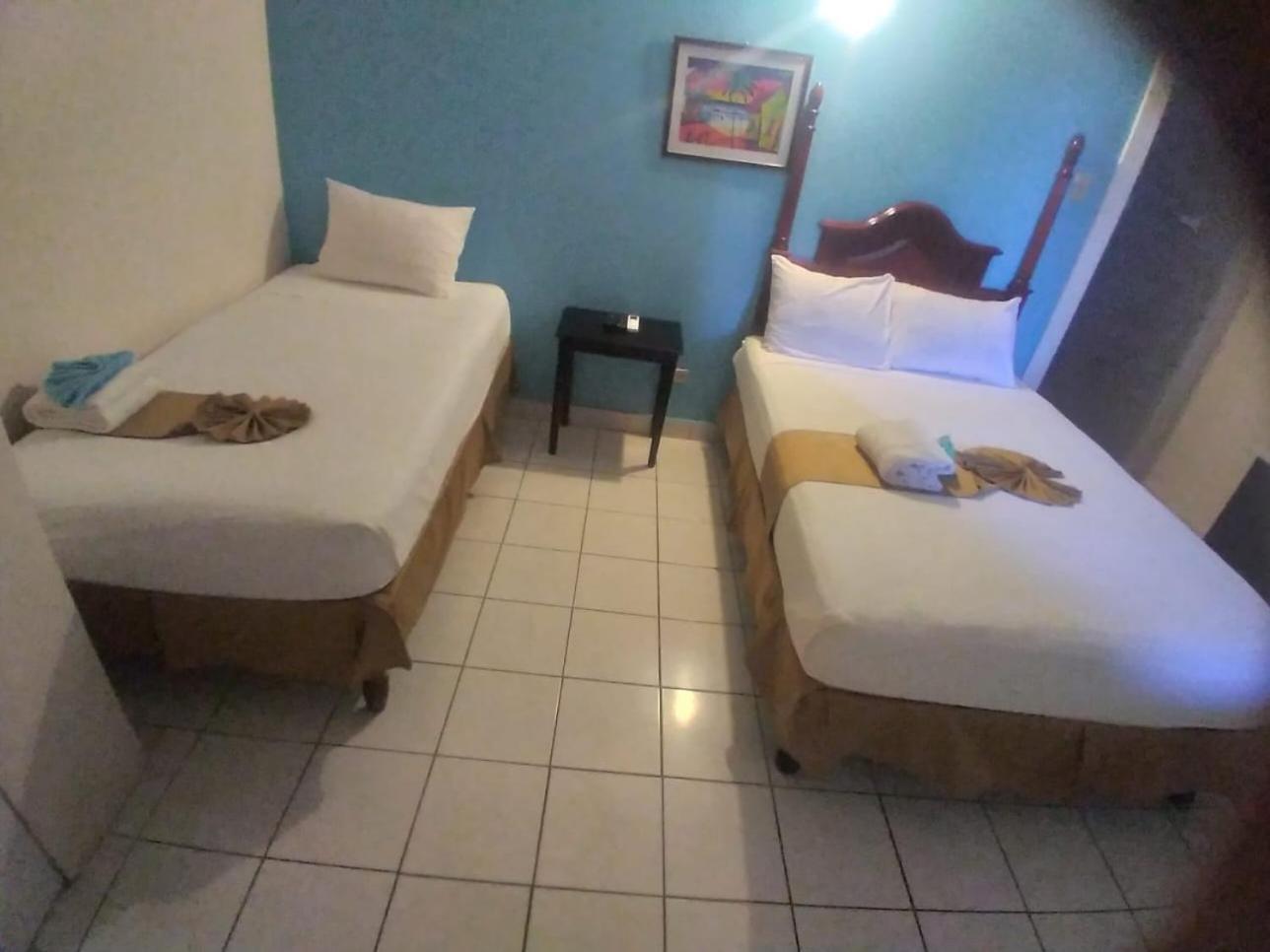 Palm Bay Guest House & Restaurant Montego Bay Eksteriør bilde