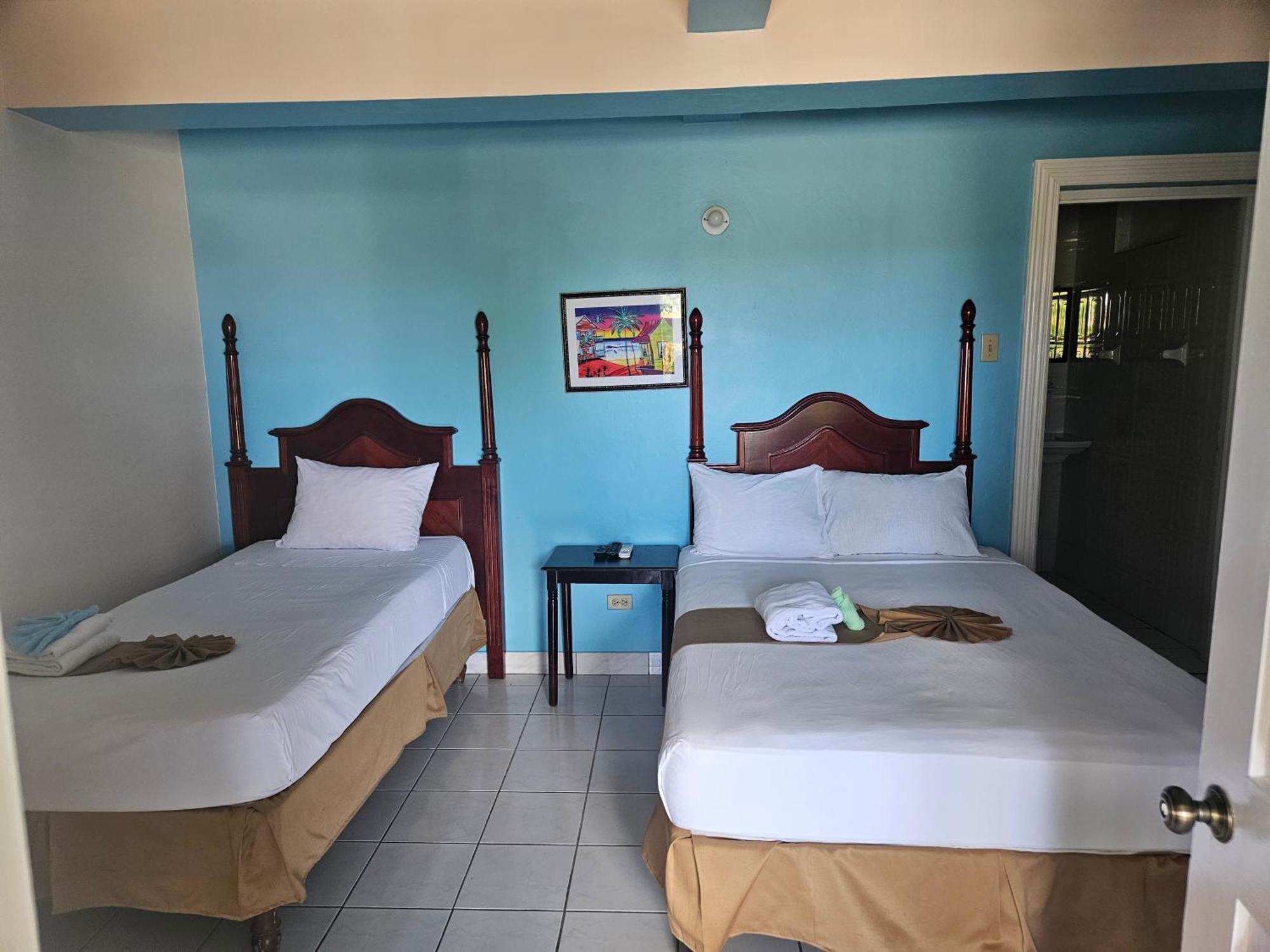 Palm Bay Guest House & Restaurant Montego Bay Eksteriør bilde