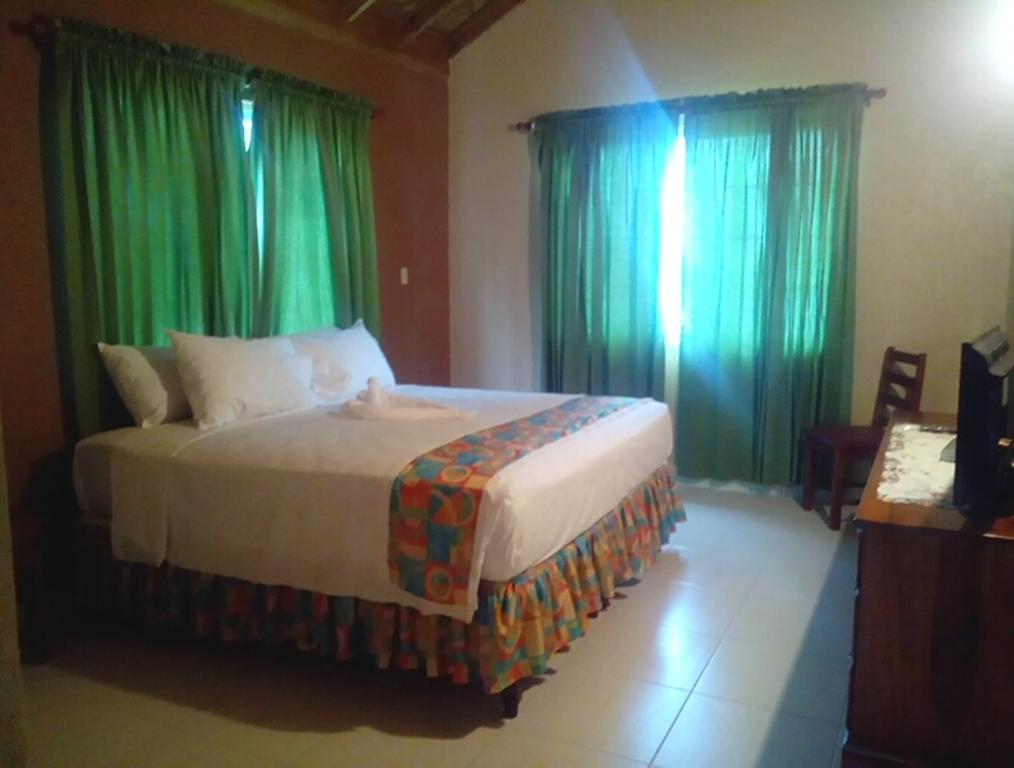 Palm Bay Guest House & Restaurant Montego Bay Eksteriør bilde